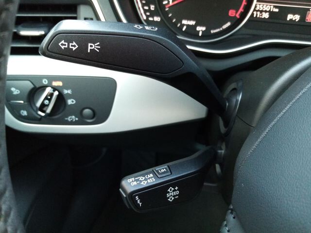 Inside A4 Avant Diesel  Negro Mitos metaliza