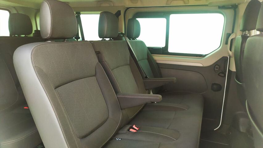 Inside Trafic Combi Diesel  Blanco Casablanca