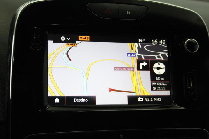 Inside Clio Sport Tourer  Gris Titanium