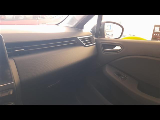 RENAULT Clio V 2019 00023944_VO38013404