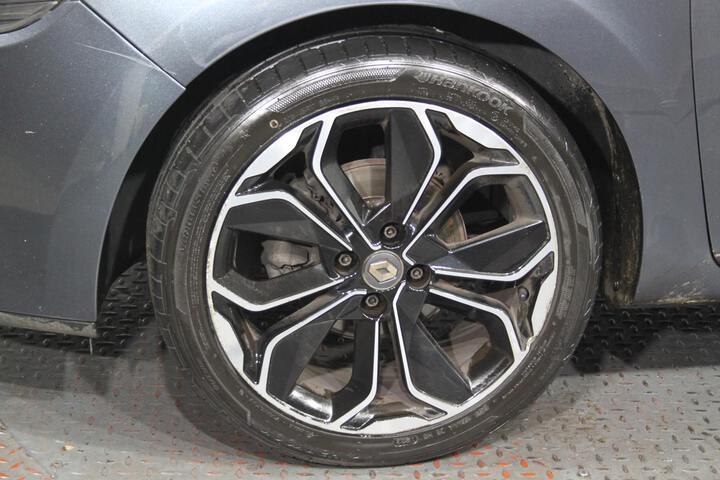 Outside Clio Sport Tourer  Gris Titanium