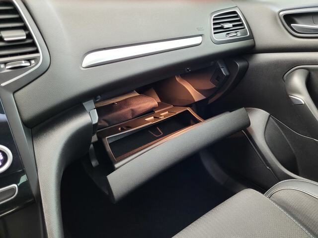 Inside Mégane Sport Tourer  Gris oscuro