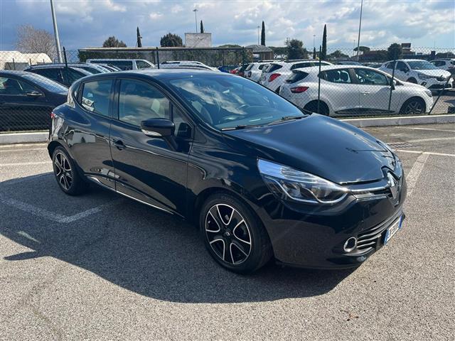 RENAULT Clio 02640754_VO38043366