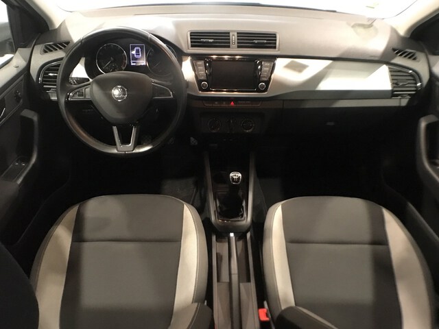 Inside Fabia  Plata Brillante