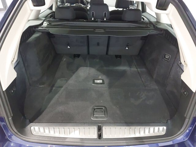 Inside Serie 5 G31 Touring Diesel  Bluestone metalizado