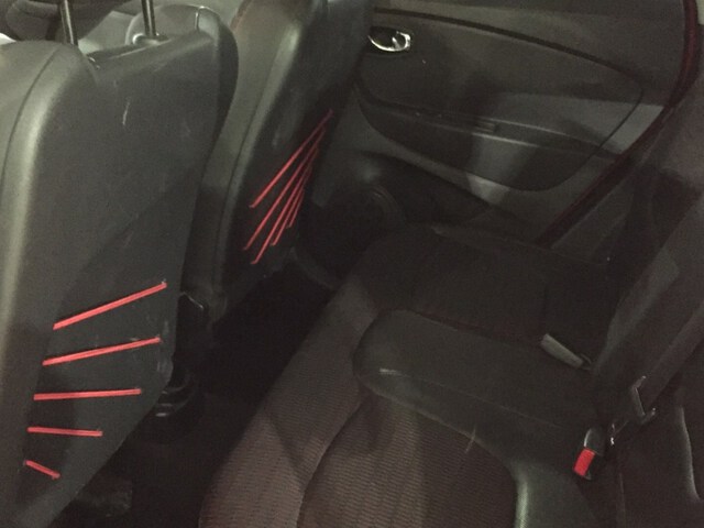 Inside Captur  Rojo Deseo con techo