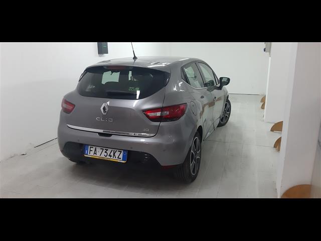 RENAULT Clio 00006512_VO38033579