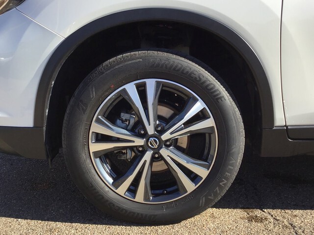 Inside X-Trail  Lunar White