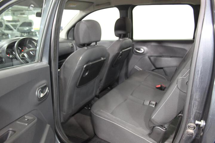 Inside Lodgy  Gris Cometa