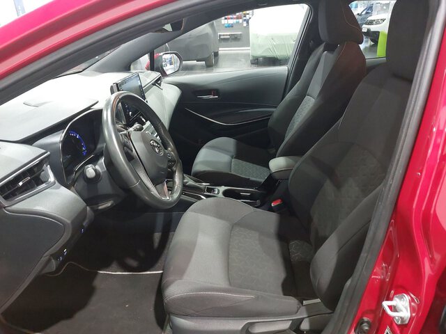 Inside Corolla Híbrido  Rojo Emoción