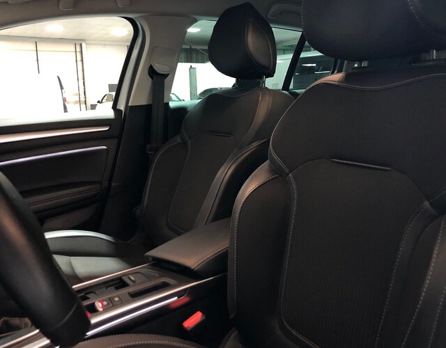 Inside Mégane Sport Tourer Híbrido Enchufable  Gris Highland