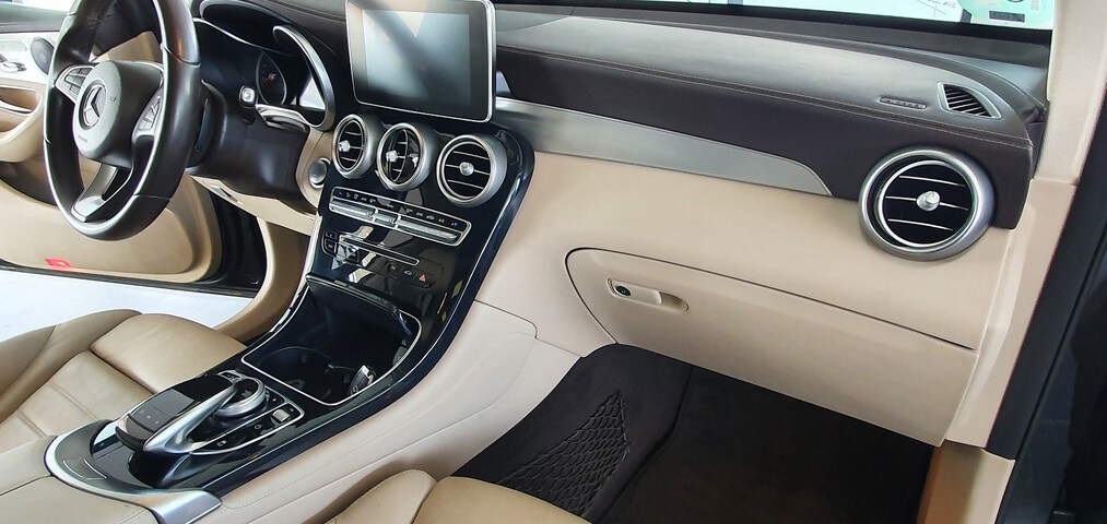 Inside Clase GLC X253 Diesel  Negro Obsidiana