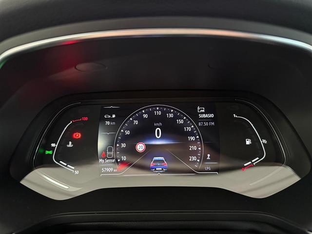 RENAULT Captur 00016060_VO38023184