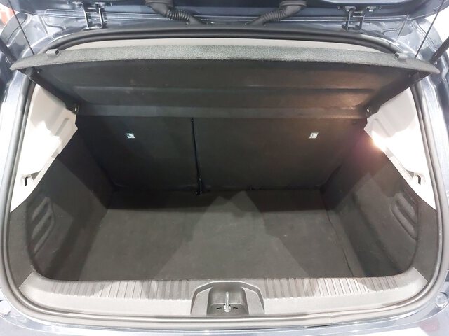 Inside Clio  Gris