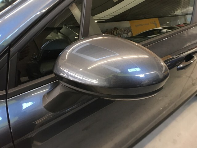 Inside Clio  Gris Titanium