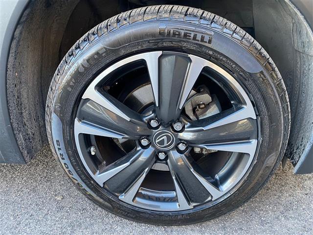 LEXUS UX 2019 02641271_VO38043366