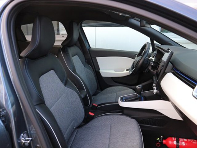 Exterieur Clio E-Tech  grijs