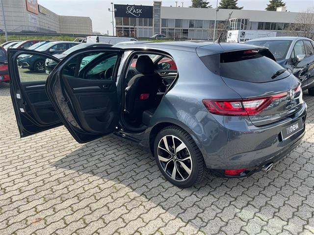 RENAULT Megane 00394813_VO38023217