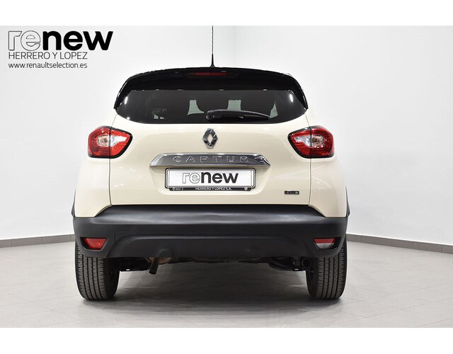 Outside Captur Diesel  Crema