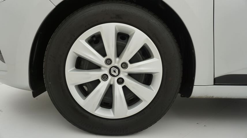 Outside Clio  Gris Platino