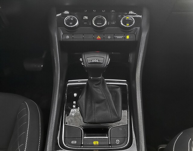Inside Karoq  Gris acero