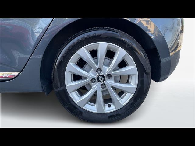 RENAULT Clio 00427831_VO38023217