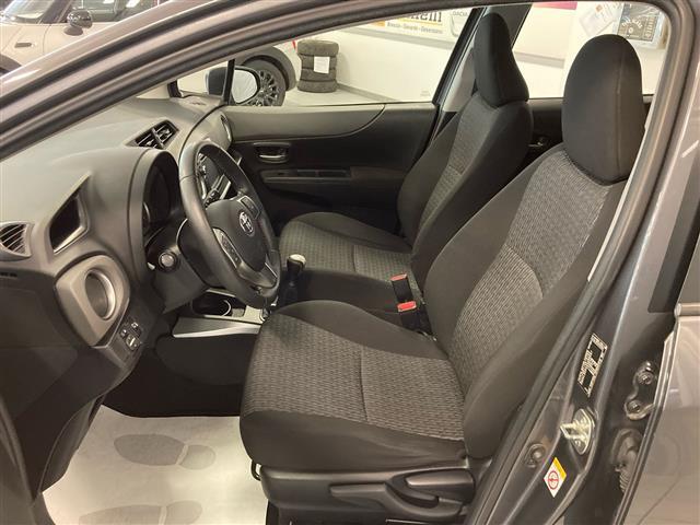 TOYOTA Yaris 00014618_VO38013022