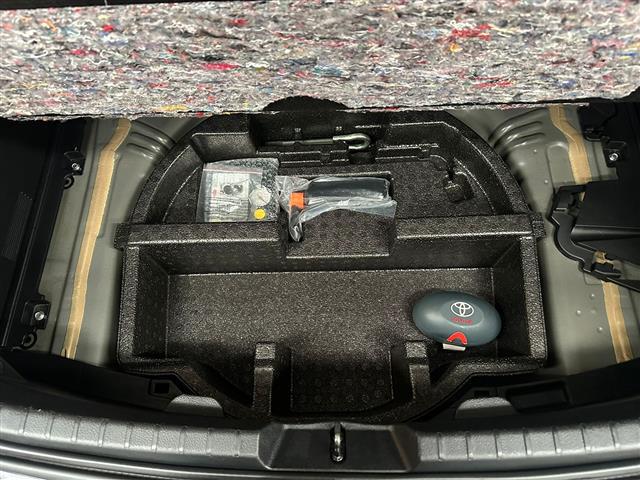 TOYOTA Yaris 00015264_VO38023184