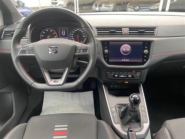 SEAT Arona 2017 02640229_VO38043366