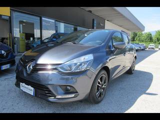 RENAULT Clio 00284883_VO38013550