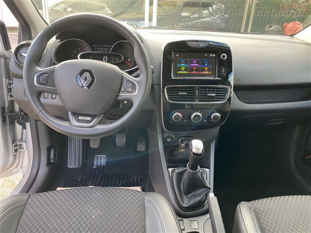 RENAULT Clio 02640172_VO38043366