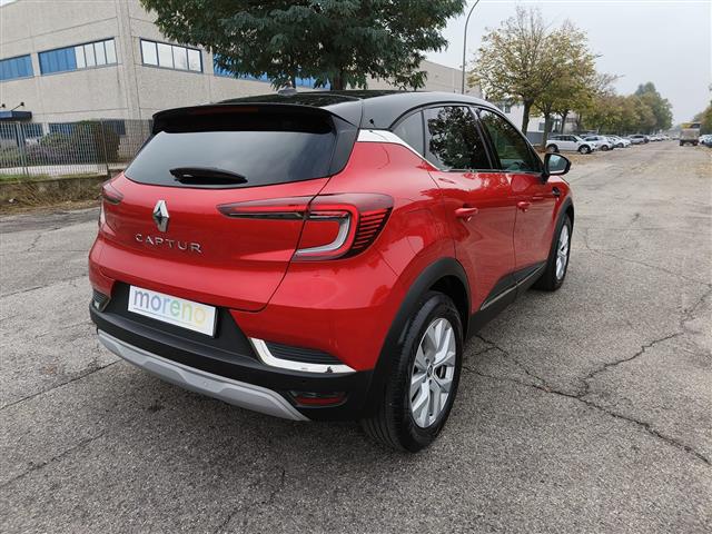 RENAULT Captur 05717388_VO38043127