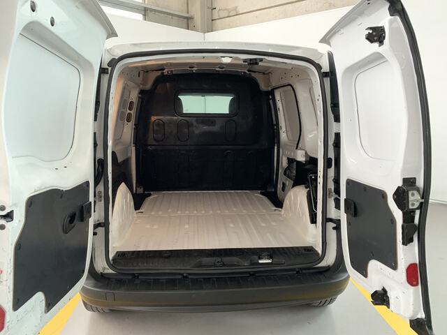 Outside Kangoo Furgón Diesel  Blanco Mineral