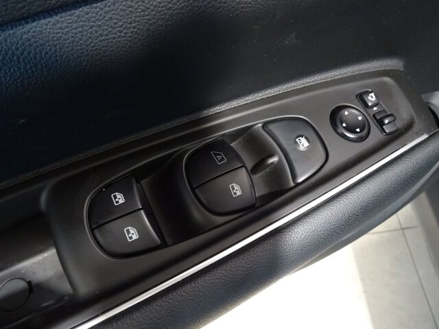 Inside Koleos Diesel  Gris Tornado