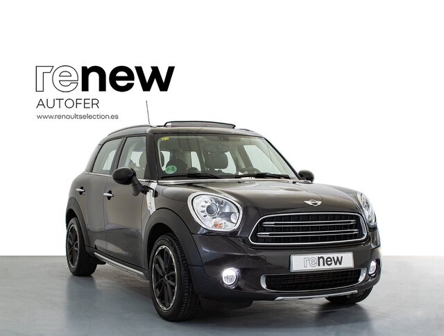 Outside  F60 Countryman Diesel  Midnight Black