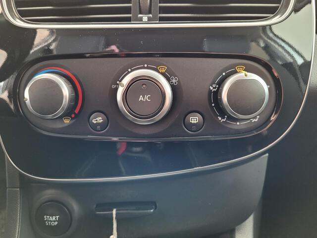 Inside Clio Sport Tourer Diesel  BLANC GLACIER