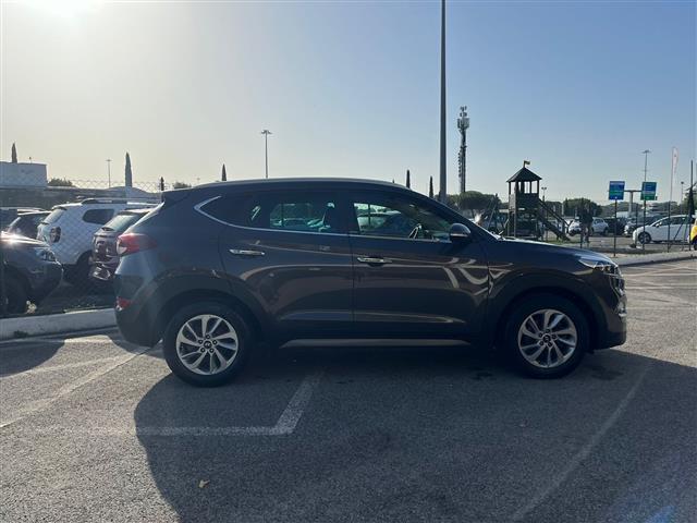 HYUNDAI Tucson 02640600_VO38043366