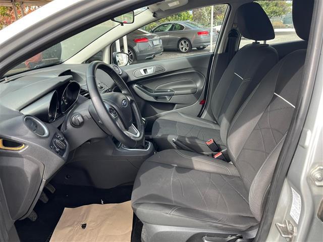 FORD Fiesta 02639579_VO38043366