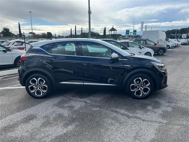 RENAULT Captur 02640550_VO38043366