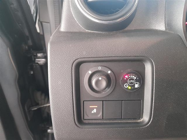DACIA Duster 00015933_VO38023184
