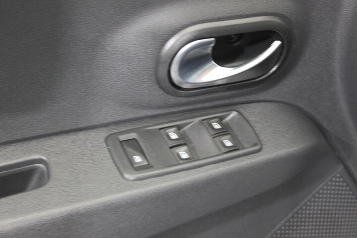 Inside Lodgy  Gris Cometa