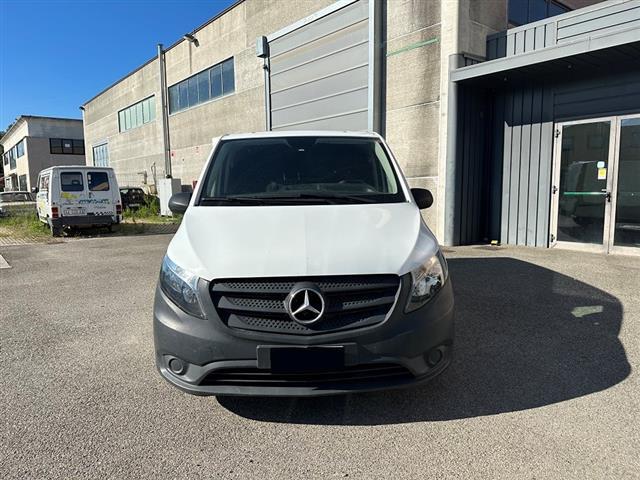 MERCEDES Vito 03277522_VO38043894