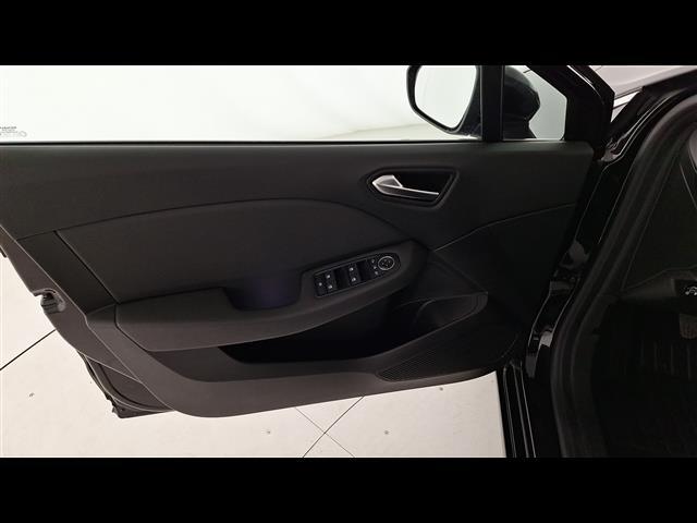 RENAULT Clio 00948392_VO38023732