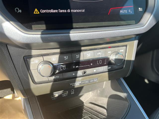 SEAT Arona 2017 02639910_VO38043366