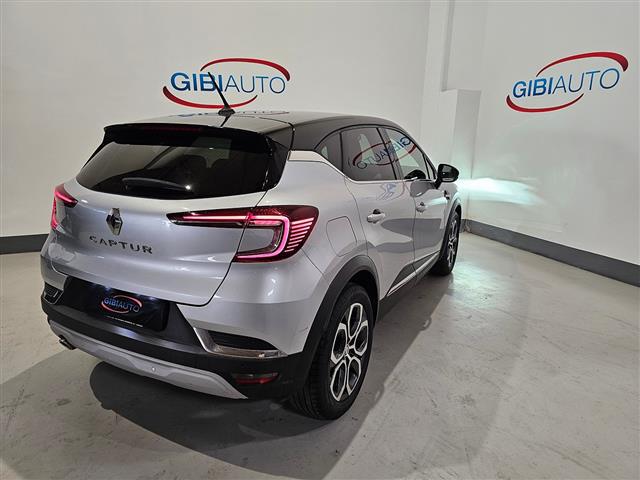 RENAULT Captur 02416171_VO38013170