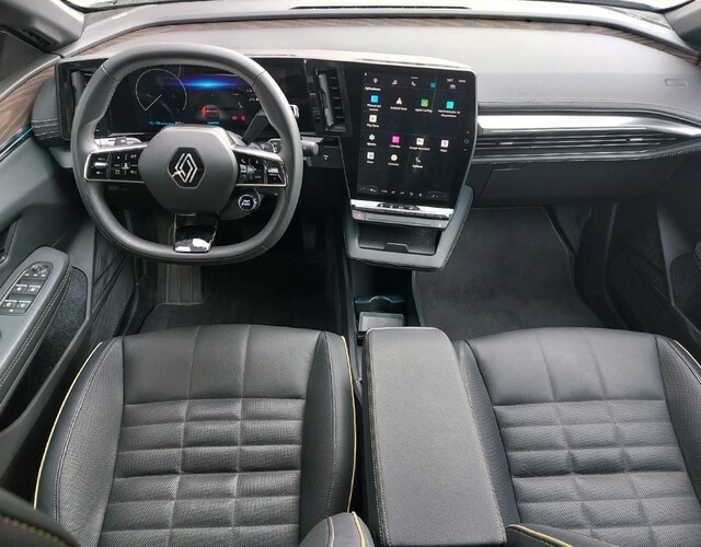 Inside  MEGANE E-TECH 100% ELÉCTRICO  carrocería gris zin