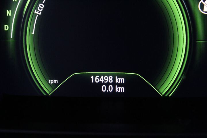 Inside  Koleos  Gris Tornado