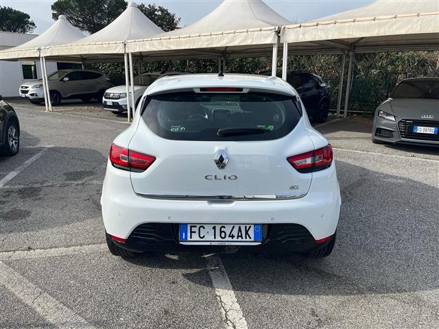 RENAULT Clio 02640963_VO38043366