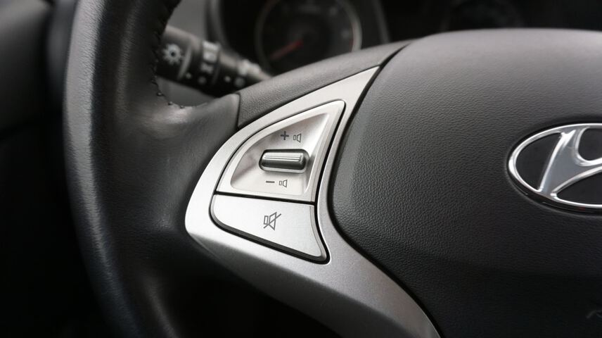 Inside ix20 Diesel  Polar White