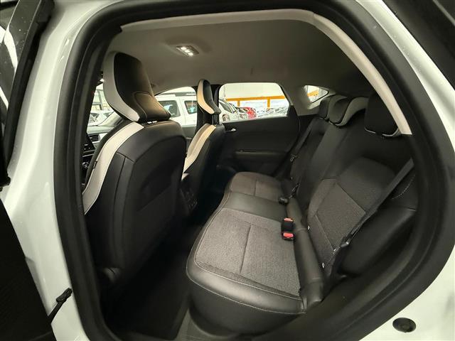 RENAULT Captur 00015560_VO38023184